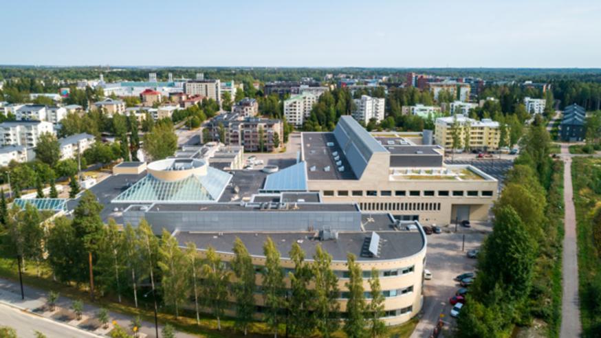 Metropolia Myyrmäki ammattikorkeakoulu kuvattuna ylhäältäpäin.